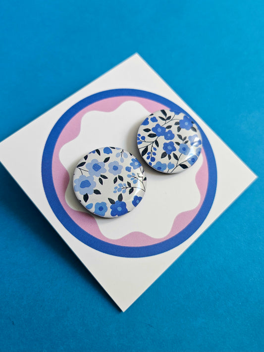 Petit floral studs
